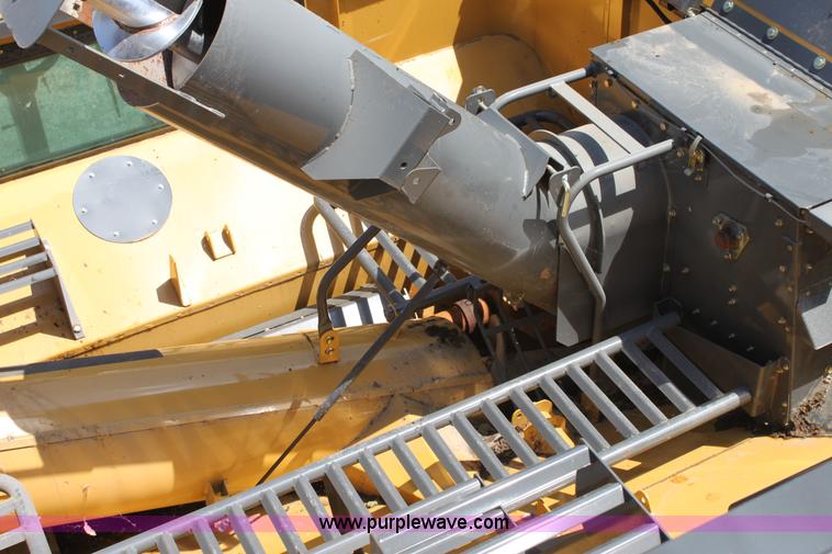 image for item A3735 2009 AGCO Challenger 670B RWA combine