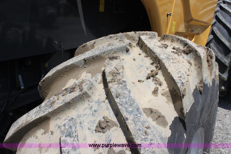 image for item A3735 2009 AGCO Challenger 670B RWA combine