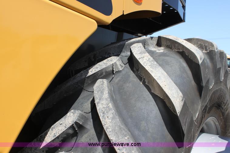 image for item A3735 2009 AGCO Challenger 670B RWA combine