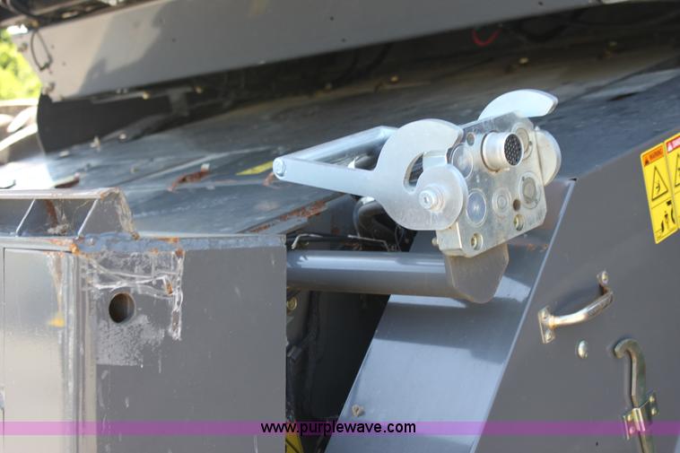 image for item A3735 2009 AGCO Challenger 670B RWA combine