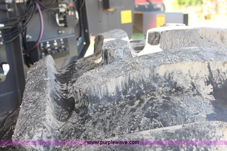 image for item A3735 2009 AGCO Challenger 670B RWA combine