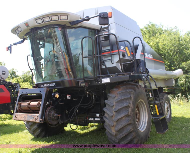 image for item A3737 2003 AGCO Gleaner R75 RWA combine