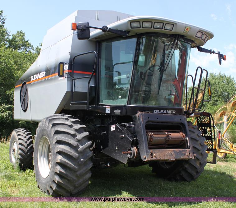 image for item A3737 2003 AGCO Gleaner R75 RWA combine