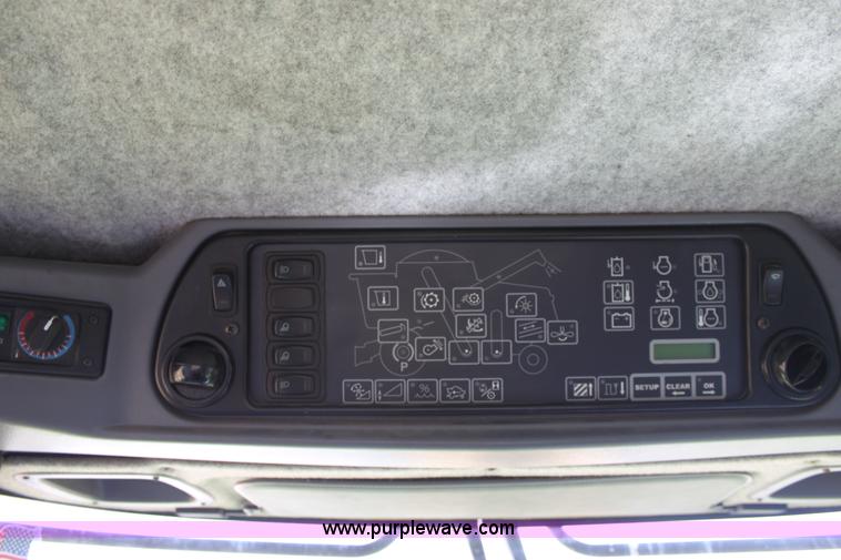 image for item A3737 2003 AGCO Gleaner R75 RWA combine