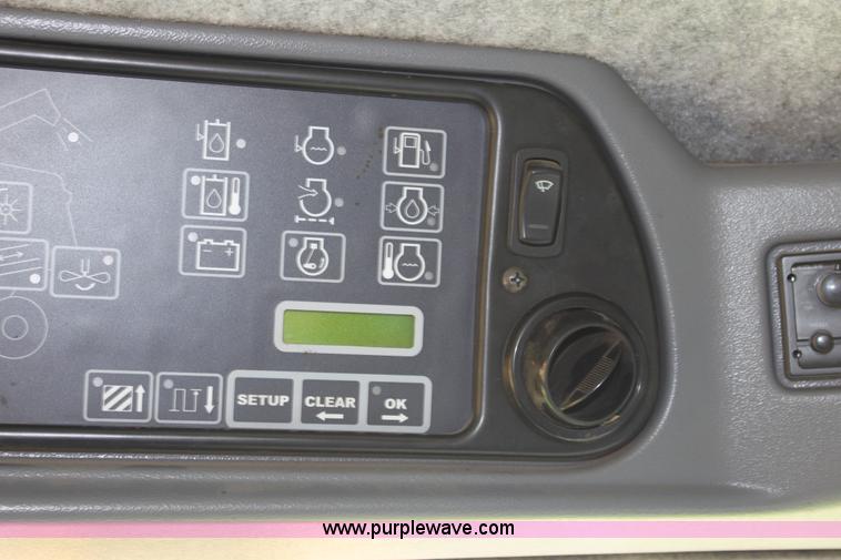 image for item A3737 2003 AGCO Gleaner R75 RWA combine