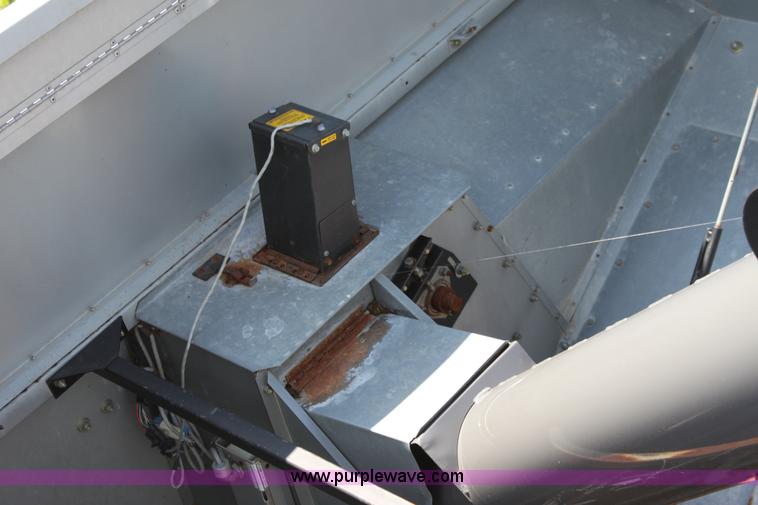 image for item A3737 2003 AGCO Gleaner R75 RWA combine