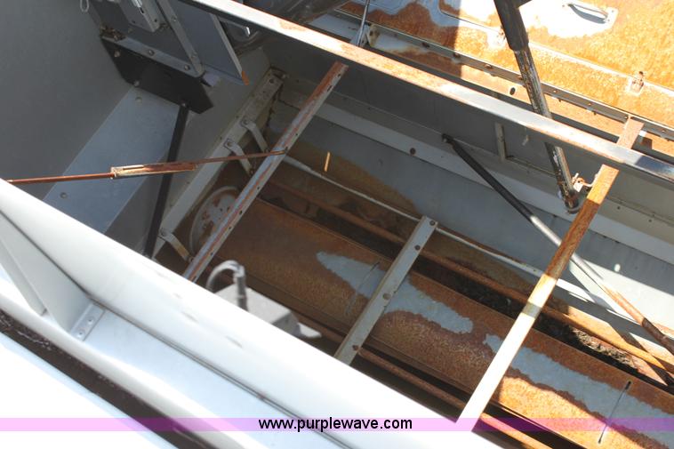 image for item A3737 2003 AGCO Gleaner R75 RWA combine