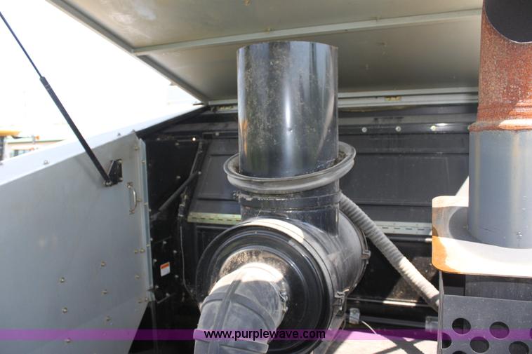 image for item A3737 2003 AGCO Gleaner R75 RWA combine