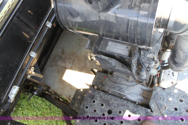 image for item A3737 2003 AGCO Gleaner R75 RWA combine