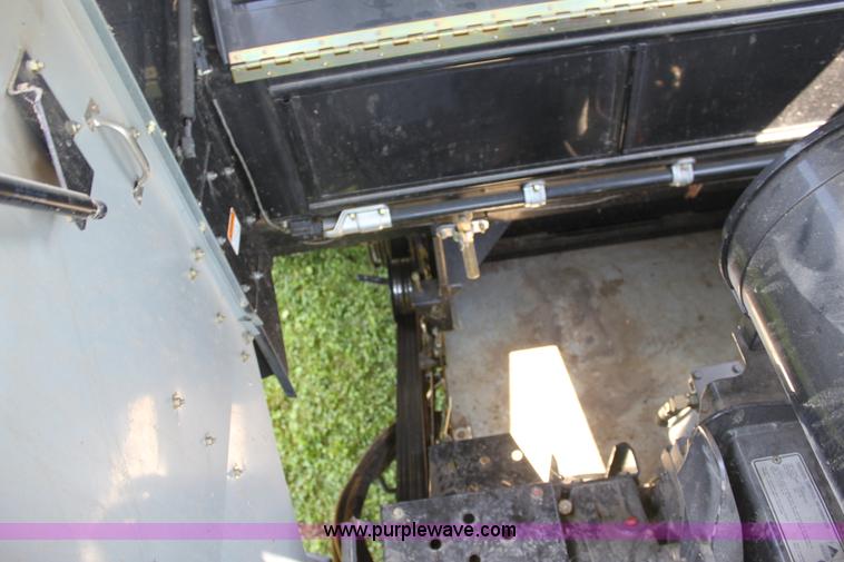 image for item A3737 2003 AGCO Gleaner R75 RWA combine