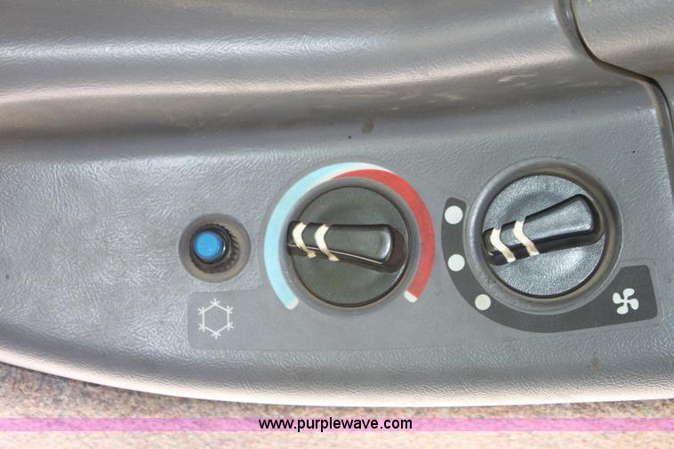 image for item A3738 1995 Caterpillar Challenger CH45 tractor