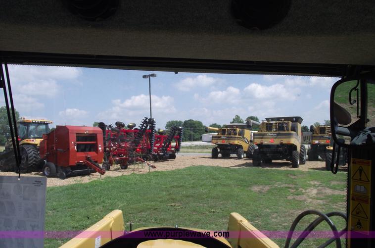 image for item A4164 2010 Challenger MT445B MFWD tractor