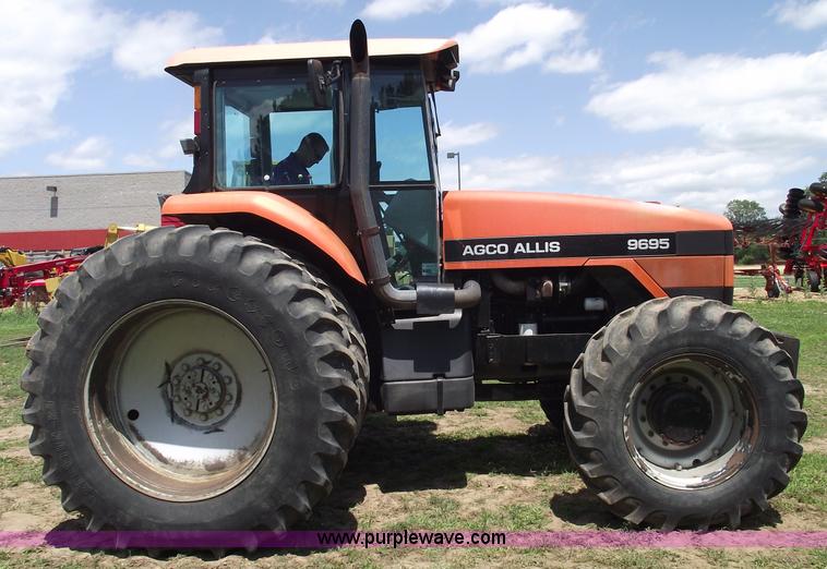 image for item A4213 1995 AGCO Allis 9695 MFWD tractor