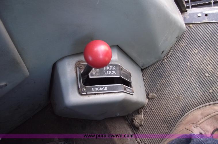 image for item A4213 1995 AGCO Allis 9695 MFWD tractor