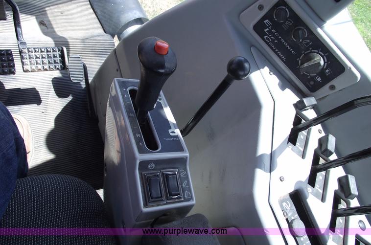 image for item A4213 1995 AGCO Allis 9695 MFWD tractor