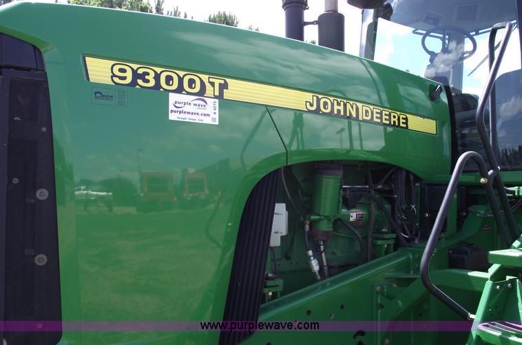 image for item A4215 2000 John Deere 9300T tractor