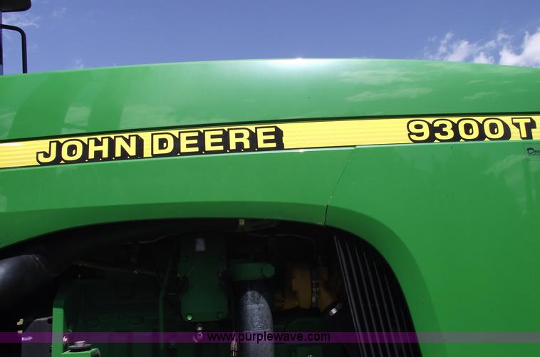 image for item A4215 2000 John Deere 9300T tractor