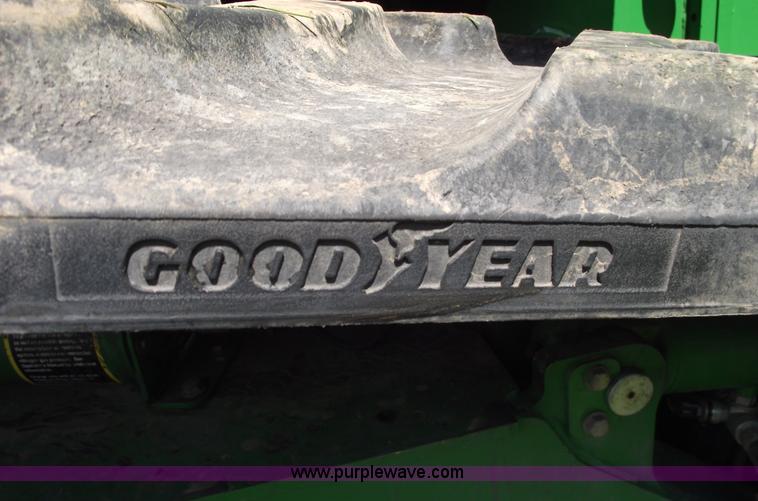 image for item A4215 2000 John Deere 9300T tractor