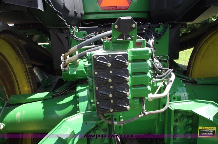 image for item A4215 2000 John Deere 9300T tractor