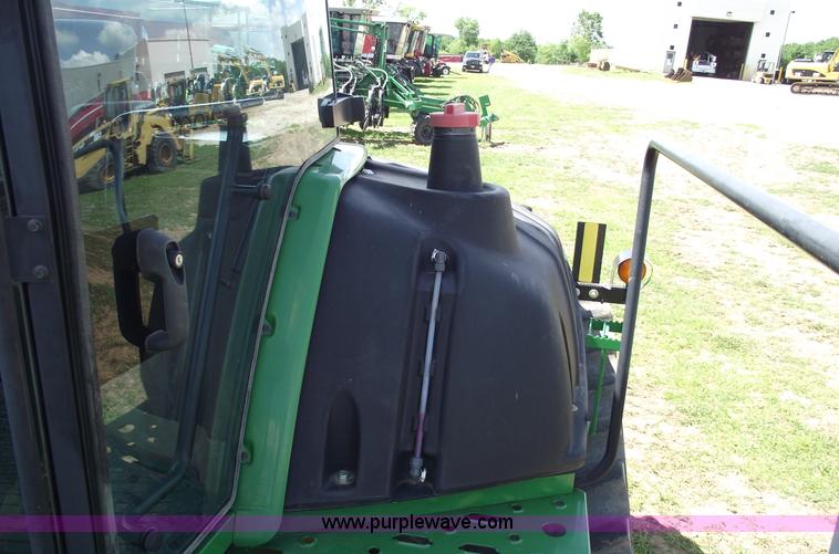 image for item A4215 2000 John Deere 9300T tractor