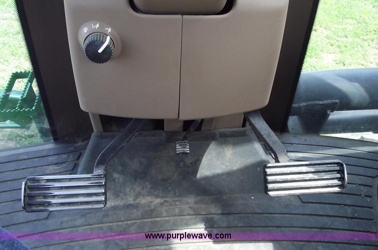 image for item A4215 2000 John Deere 9300T tractor