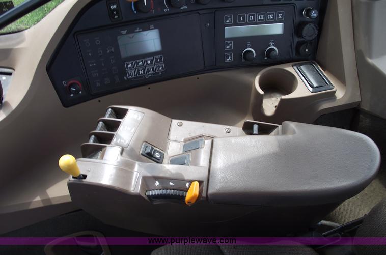 image for item A4215 2000 John Deere 9300T tractor