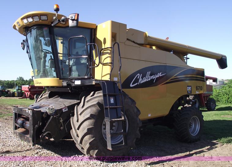 image for item A4227 2005 Challenger 670 RWA combine
