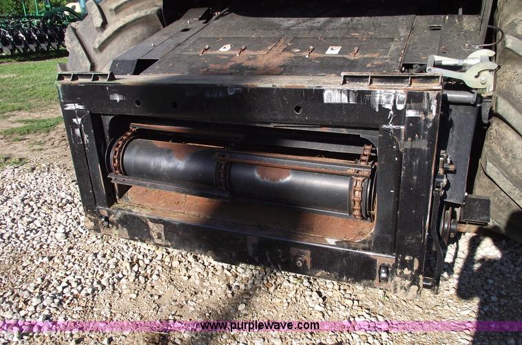 image for item A4227 2005 Challenger 670 RWA combine