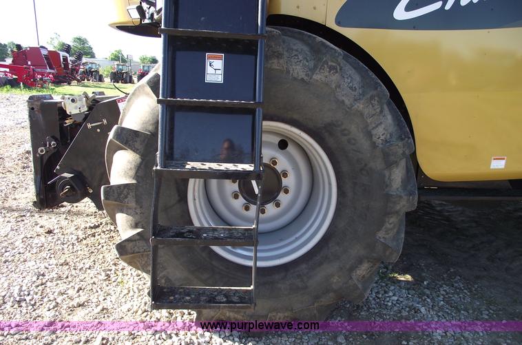 image for item A4227 2005 Challenger 670 RWA combine