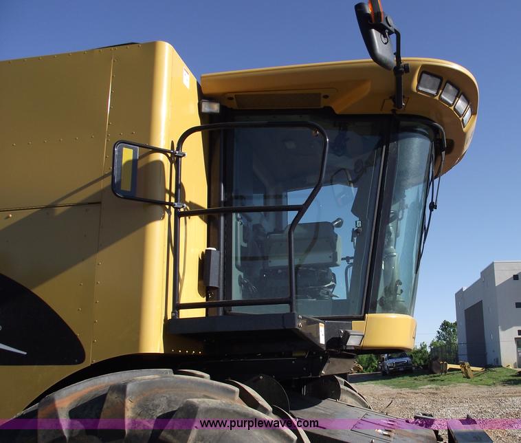 image for item A4227 2005 Challenger 670 RWA combine