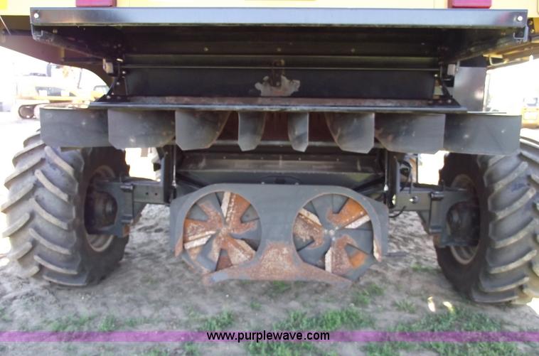 image for item A4227 2005 Challenger 670 RWA combine