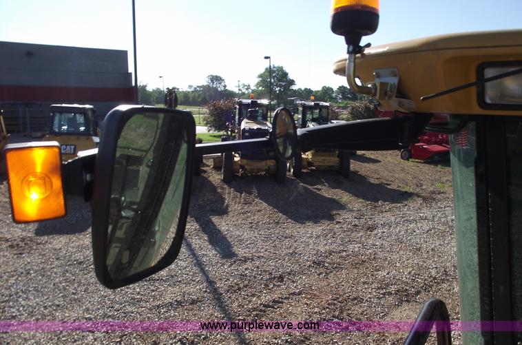 image for item A4227 2005 Challenger 670 RWA combine