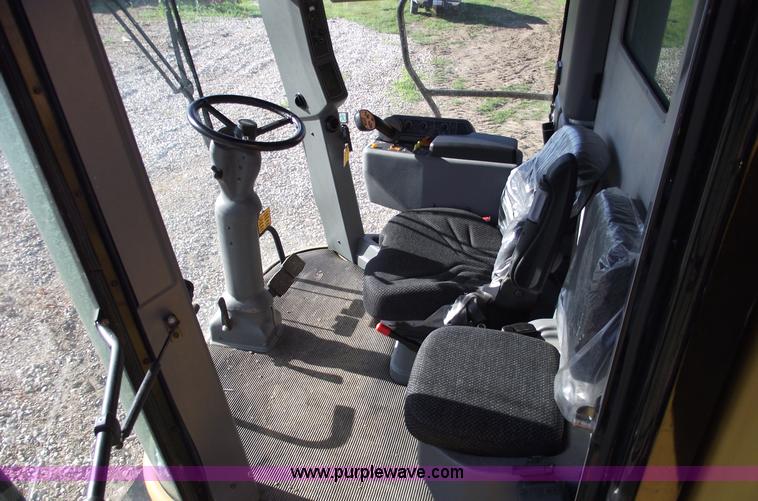 image for item A4227 2005 Challenger 670 RWA combine