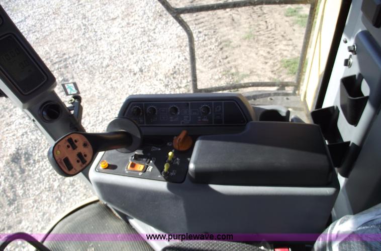 image for item A4227 2005 Challenger 670 RWA combine