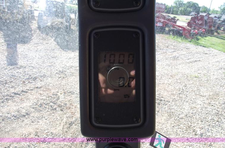 image for item A4227 2005 Challenger 670 RWA combine