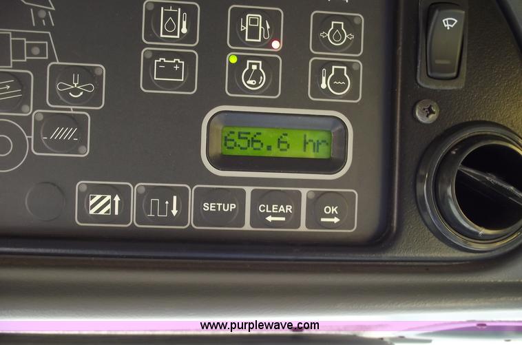 image for item A4227 2005 Challenger 670 RWA combine