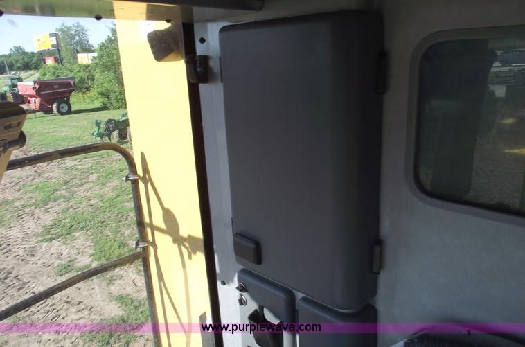 image for item A4227 2005 Challenger 670 RWA combine