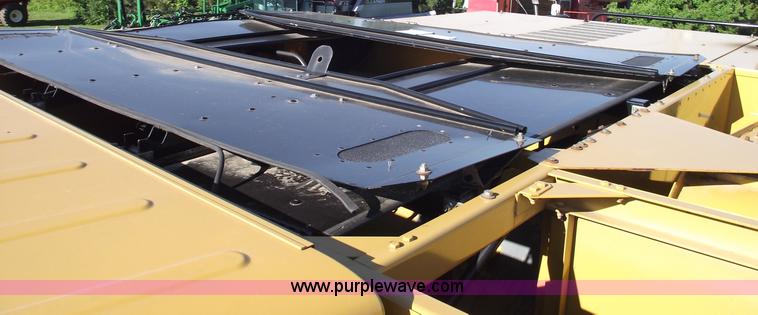 image for item A4227 2005 Challenger 670 RWA combine