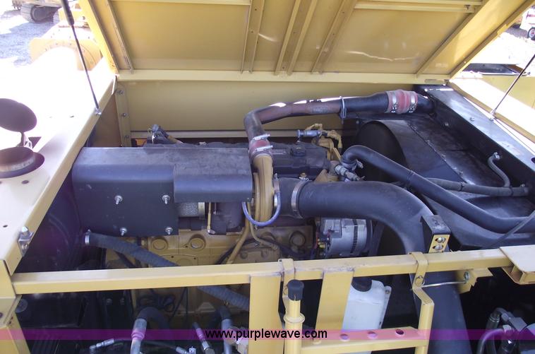 image for item A4227 2005 Challenger 670 RWA combine