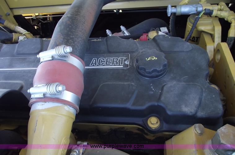 image for item A4227 2005 Challenger 670 RWA combine