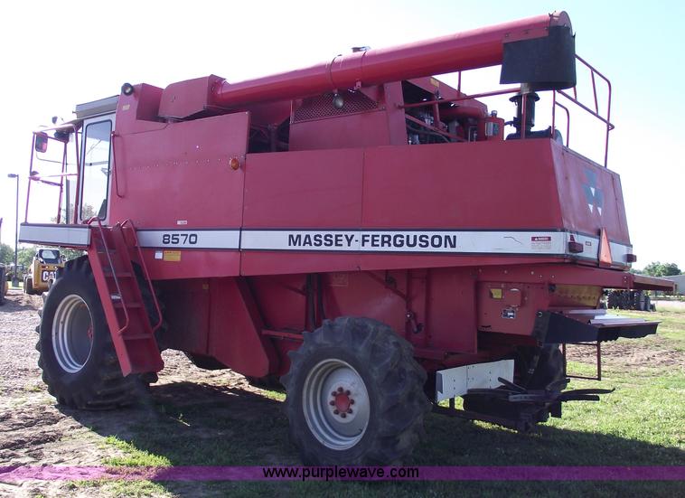 1990 Massey Ferguson 8570 RWA Combine In Sedalia MO Item A4230 Sold 