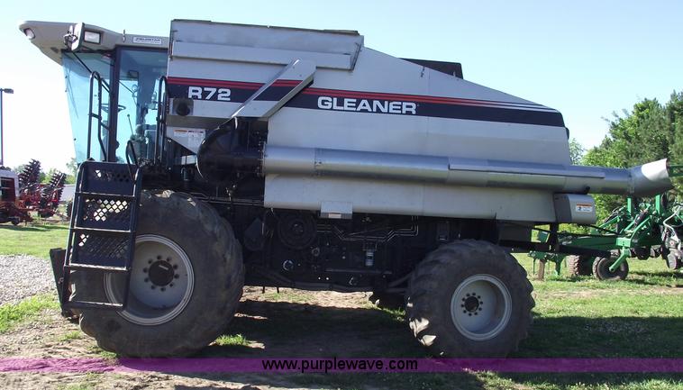 image for item A4231 2001 Gleaner R72 RWA combine