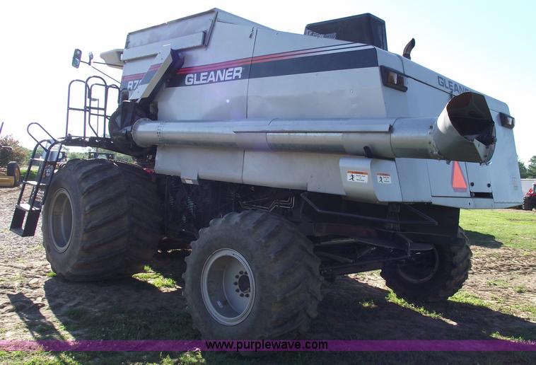 image for item A4231 2001 Gleaner R72 RWA combine