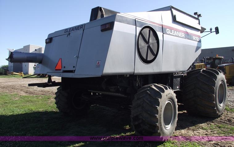 image for item A4231 2001 Gleaner R72 RWA combine