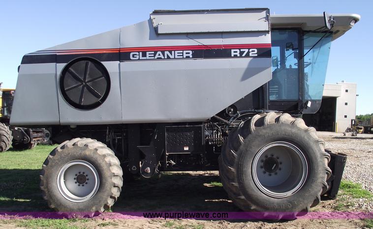 image for item A4231 2001 Gleaner R72 RWA combine