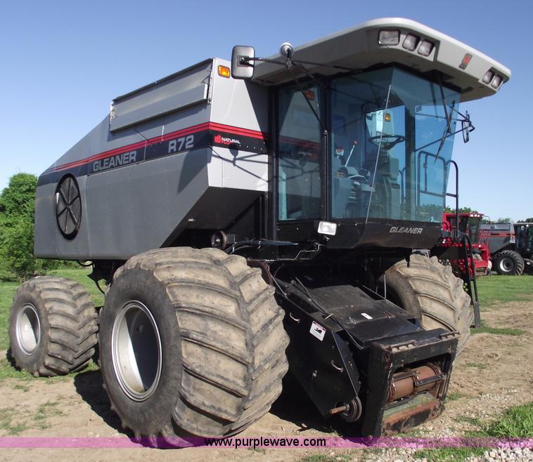image for item A4231 2001 Gleaner R72 RWA combine