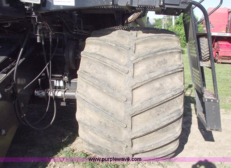 image for item A4231 2001 Gleaner R72 RWA combine