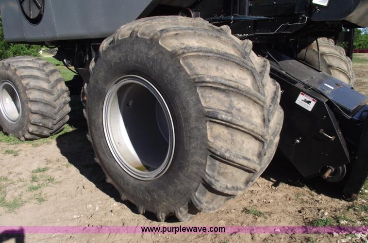 image for item A4231 2001 Gleaner R72 RWA combine