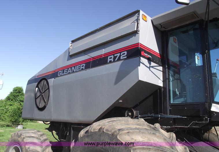 image for item A4231 2001 Gleaner R72 RWA combine
