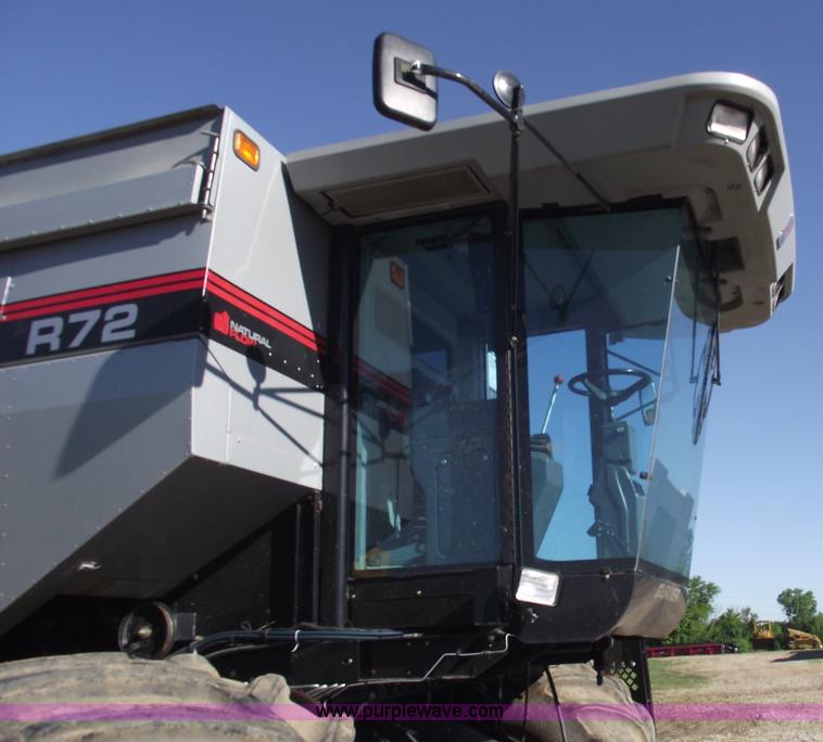 image for item A4231 2001 Gleaner R72 RWA combine
